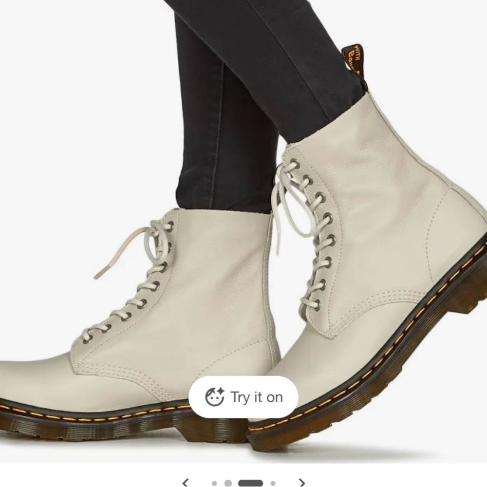 Dr Marten 1480 pascal creme Boots